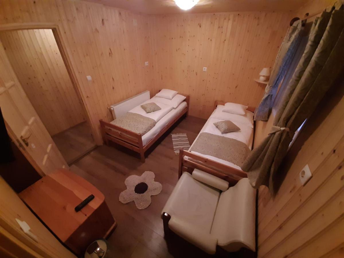 Kiskastely Fogado-Etterem Hotel Fuzesgyarmat Bagian luar foto