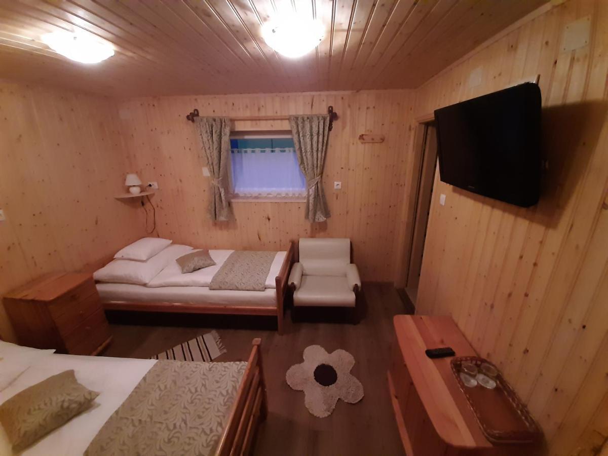 Kiskastely Fogado-Etterem Hotel Fuzesgyarmat Bagian luar foto